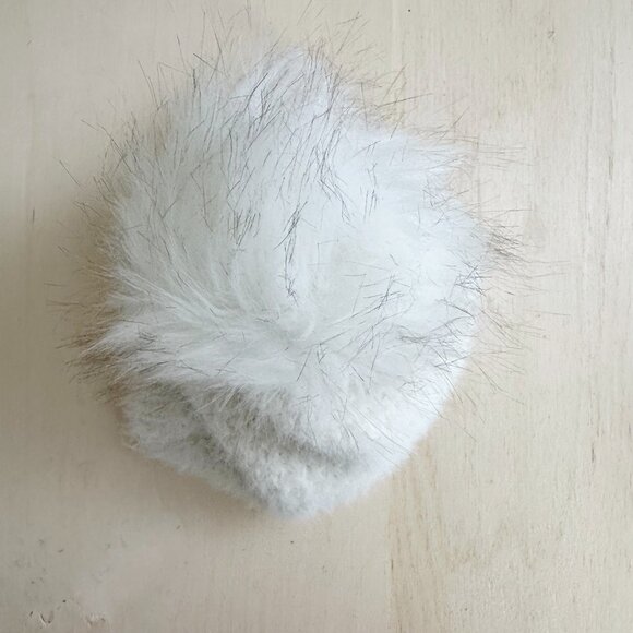 Nordstrom Rack Fuzzy White Winter‎ at Pom Pom Faux fur Knit Women's - Picture 5 of 5